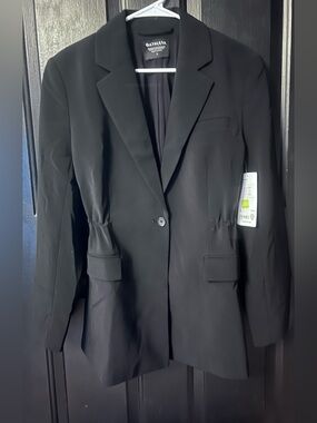 Athleta Black MVP  Blazer  NWT with Waist Detailing Sz 4